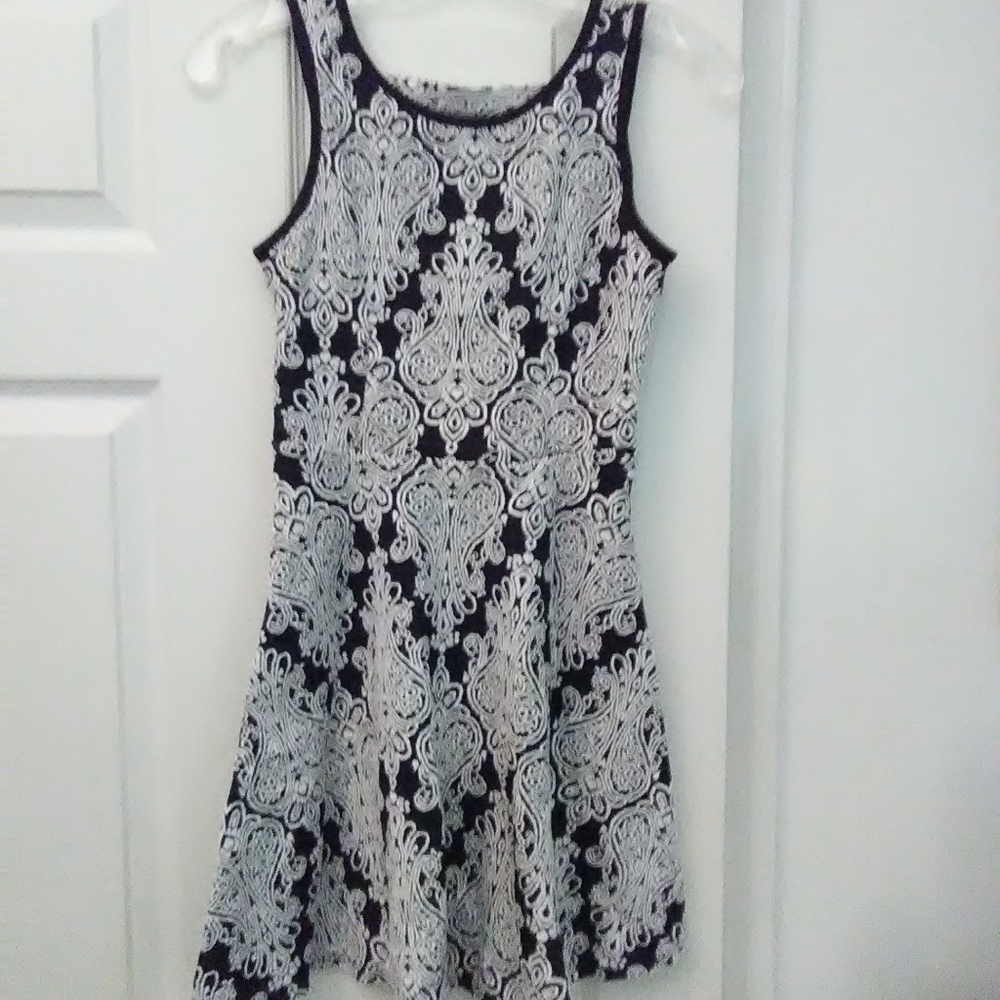 Monteau cotton mix black & white floral minidress